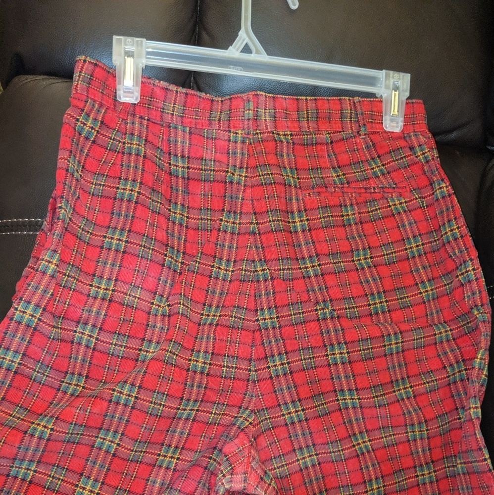 Shorts - Picture 3 of 3